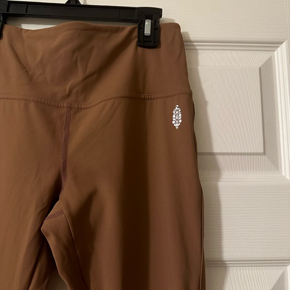 Free People Movement Revelation Yoga Leggings Brown Sz Small NWOT - Picture 8 of 9